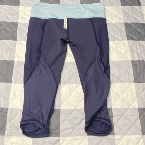 Blue Lululemon Run A Marathon Crop II, 8 - Picture 11 of 15